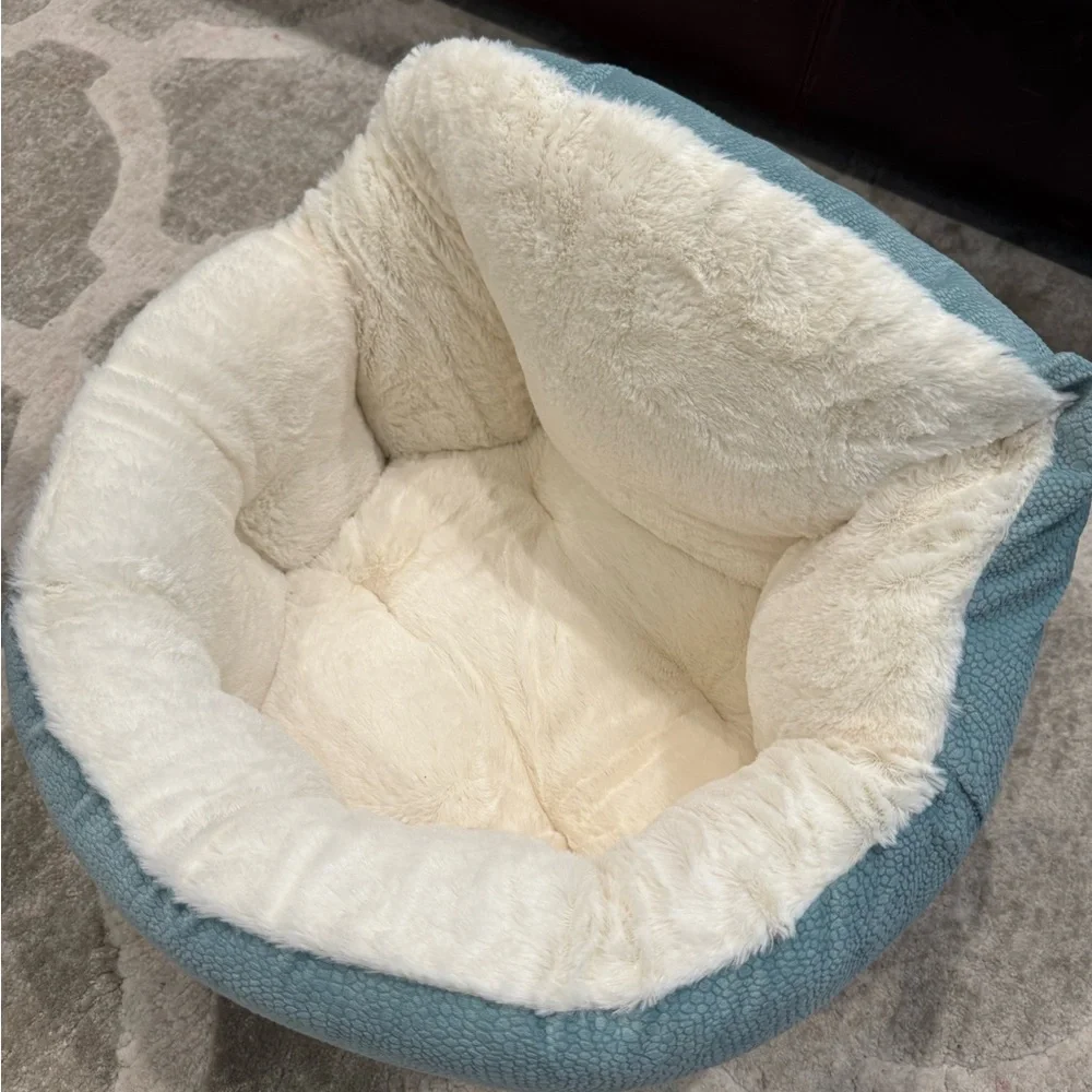 Cozy Blue and White Pet Bed- open box item